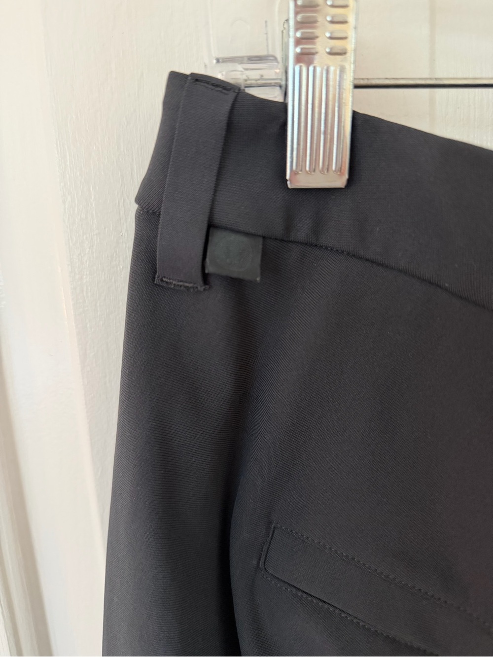 Lululemon ABC Classic-Fit Trouser in Obsidian - Picture 6 of 7